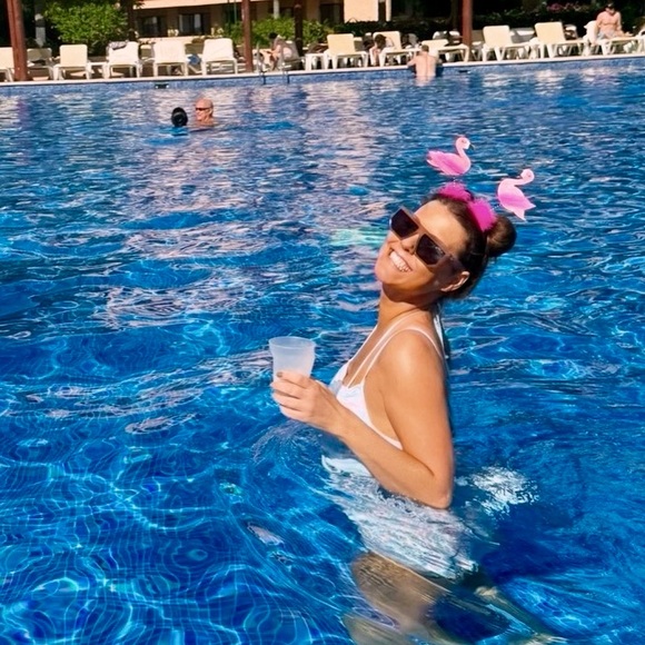 Meet your Posher, Lisa - Picture 4 of 4